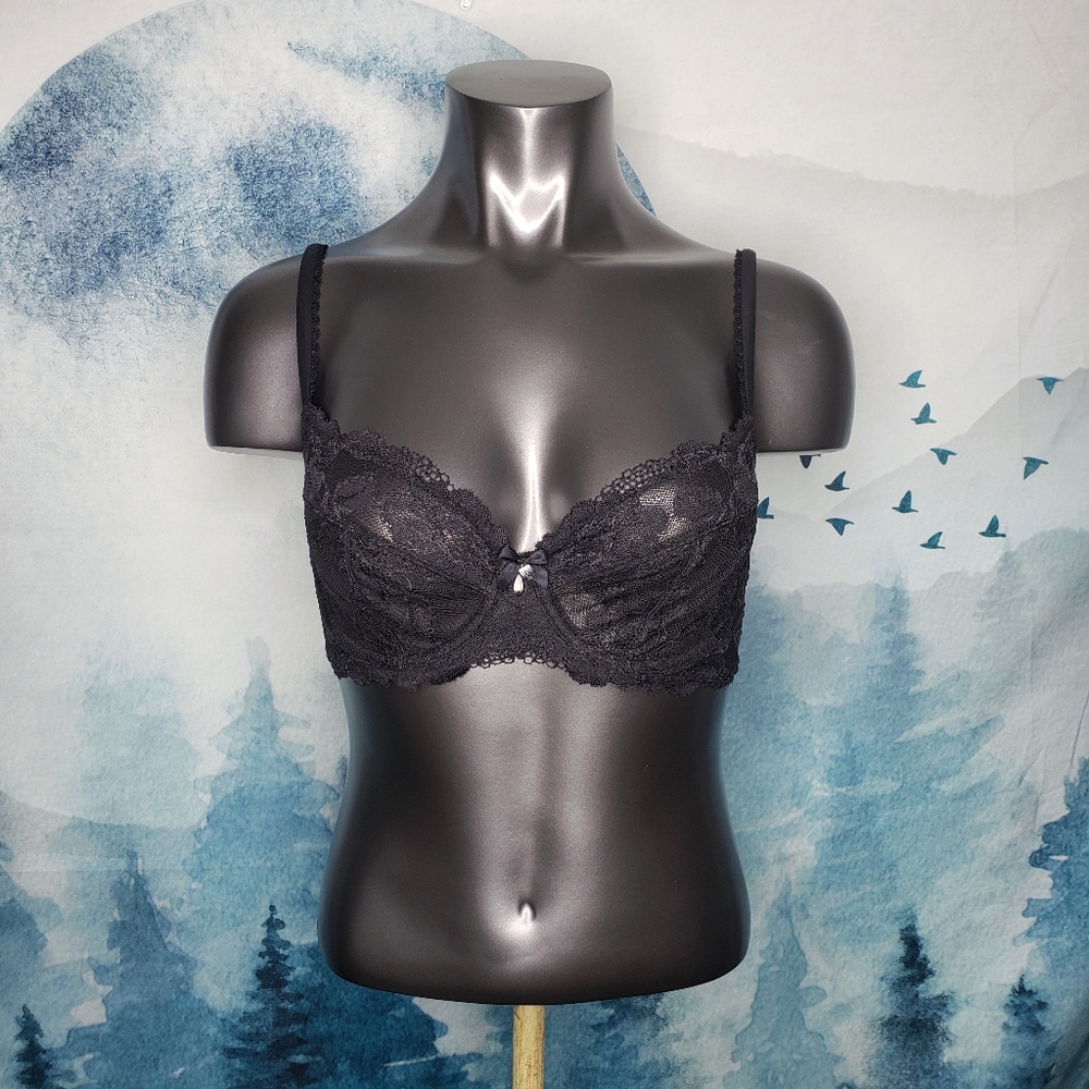 Victoria's Secret 32D Body by Victoria Unlined Demi Black Floral Lace Bra